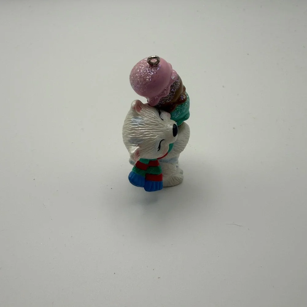 Hallmark Keepsake 2005 Polar Bear with Triple Scoop Ice Cream Cone Ornament